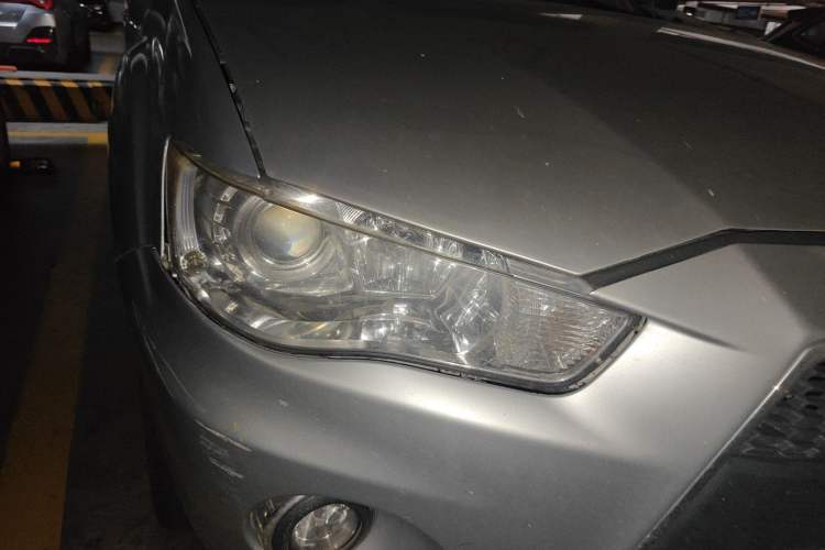 Used Mitsubishi Outlander 2010 Kinhui 2.4 Fashion Edition Right Front Headlight