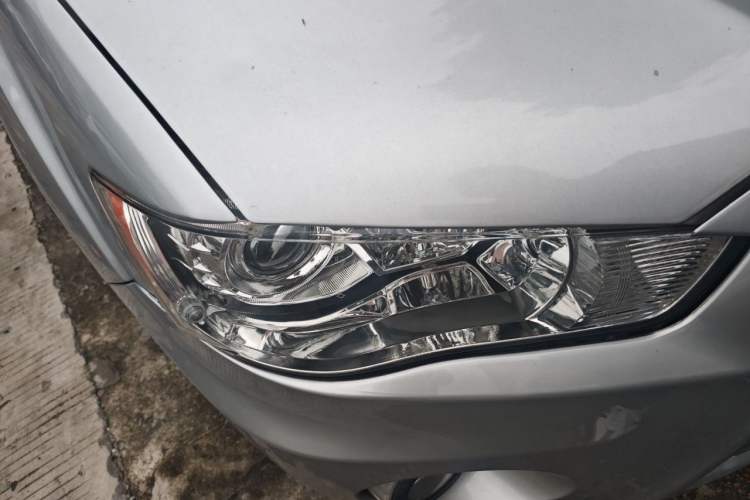 Used Mitsubishi Outlander 2010 Kinhui 2.4 Fashion Edition Right Front Headlight