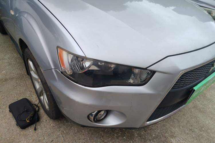 Used Mitsubishi Outlander 2010 Kijang 2.0 Sport Edition Right Front Headlight