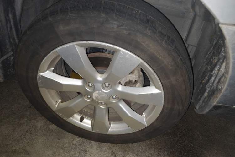 Used Mitsubishi Outlander 2010 Kinhui 2.4 Fashion Edition Right Front Wheel Hub