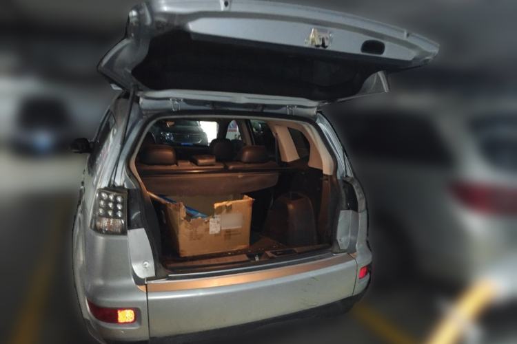 Used Mitsubishi Outlander 2010 Kinhui 2.4 Fashion Edition Trunk