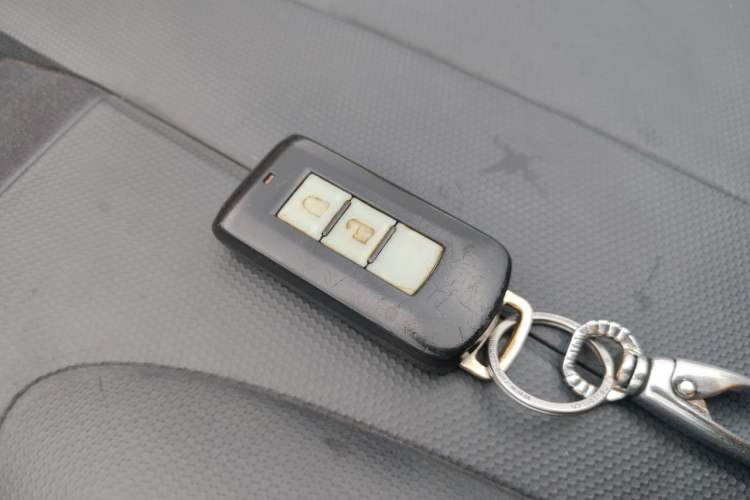 Used Mitsubishi Outlander 2010 Kijang 2.0 Sport Edition Vehicle Key