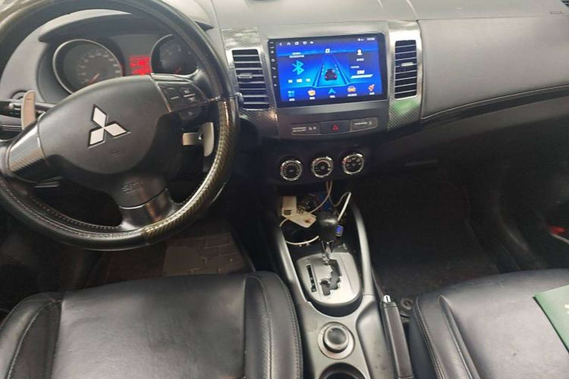 Used Mitsubishi Outlander 2010 Kinhui 2.4 Fashion Edition Center Console