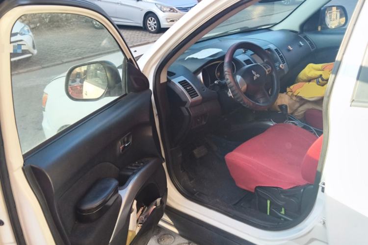 Used Mitsubishi Outlander 2010 Kijang 2.0 Sport Edition Driver Seat