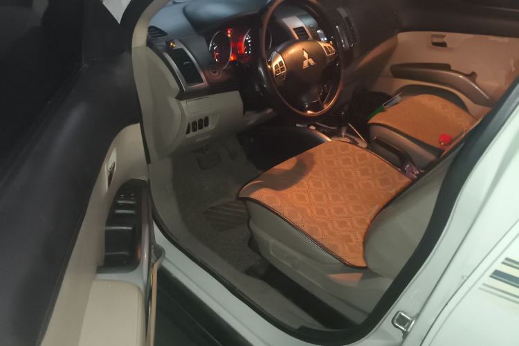 Used Mitsubishi Outlander 2010 Kinhui 2.4 Fashion Edition Driver Seat