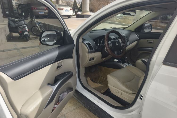Used Mitsubishi Outlander 2010 Kinhui 2.4 Fashion Edition Driver Seat