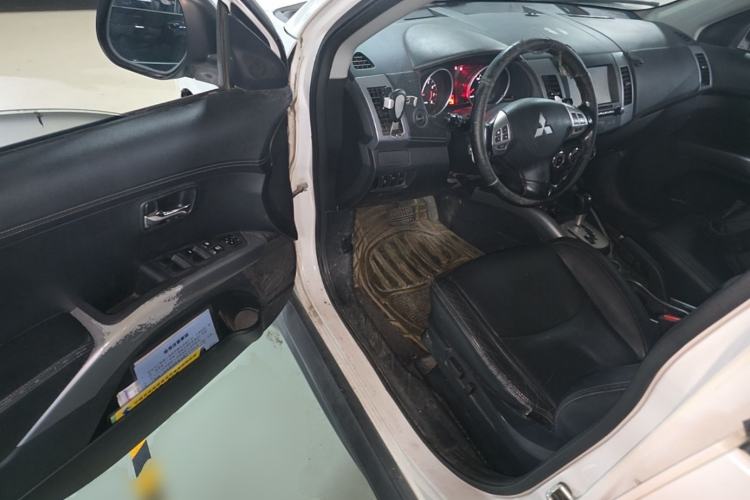 Used Mitsubishi Outlander 2010 Kinhui 2.4 Fashion Edition Driver Seat