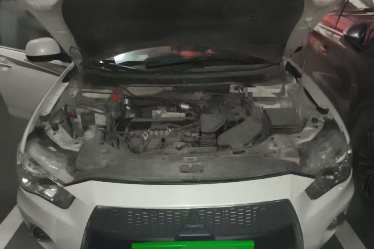 Used Mitsubishi Outlander 2010 Kinhui 2.4 Fashion Edition Engine Bay