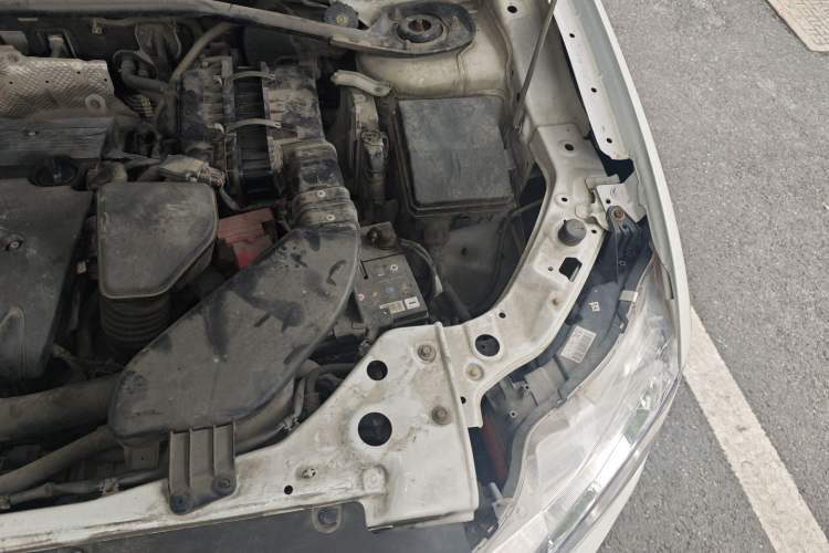 Used Mitsubishi Outlander 2010 Kinhui 2.4 Fashion Edition Engine Bay Left