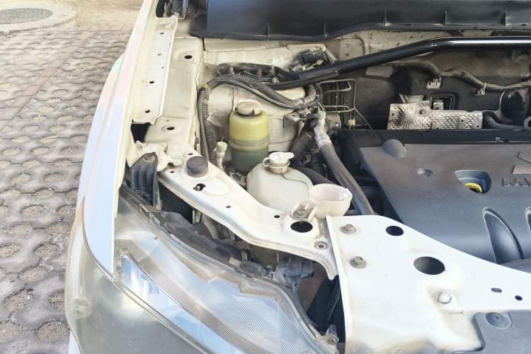 Used Mitsubishi Outlander 2010 Kijang 2.0 Sport Edition Engine Bay Right