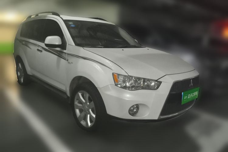 Used Mitsubishi Outlander 2010 Kinhui 2.4 Fashion Edition Front Right 45 Deg