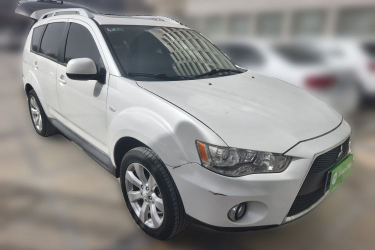Used Mitsubishi Outlander 2010 Kinhui 2.4 Fashion Edition Front Right 45 Deg