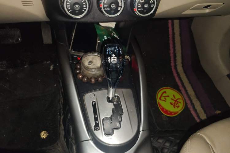 Used Mitsubishi Outlander 2010 Kinhui 2.4 Fashion Edition Gear Lever