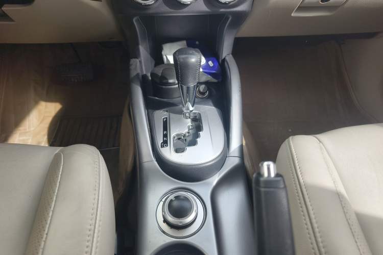 Used Mitsubishi Outlander 2010 Kinhui 2.4 Fashion Edition Gear Lever