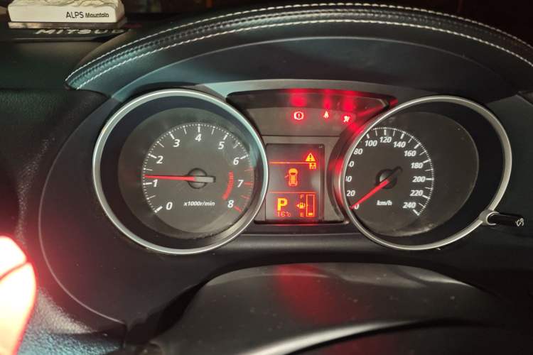 Used Mitsubishi Outlander 2010 Kinhui 2.4 Fashion Edition Instrument Cluster