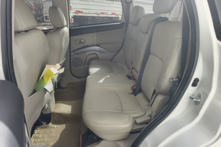 Used Mitsubishi Outlander 2010 Kinhui 2.4 Fashion Edition Left Rear Seat
