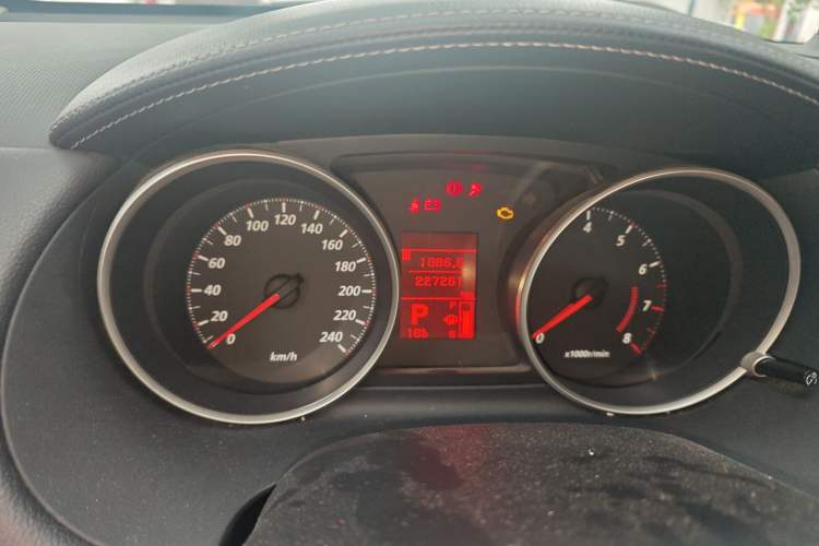 Used Mitsubishi Outlander 2010 Kinhui 2.4 Fashion Edition Odometer Close Up