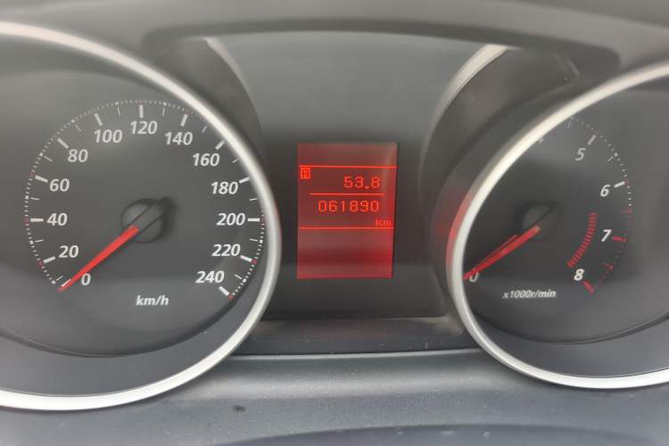 Used Mitsubishi Outlander 2010 Kinhui 2.4 Fashion Edition Odometer Close Up