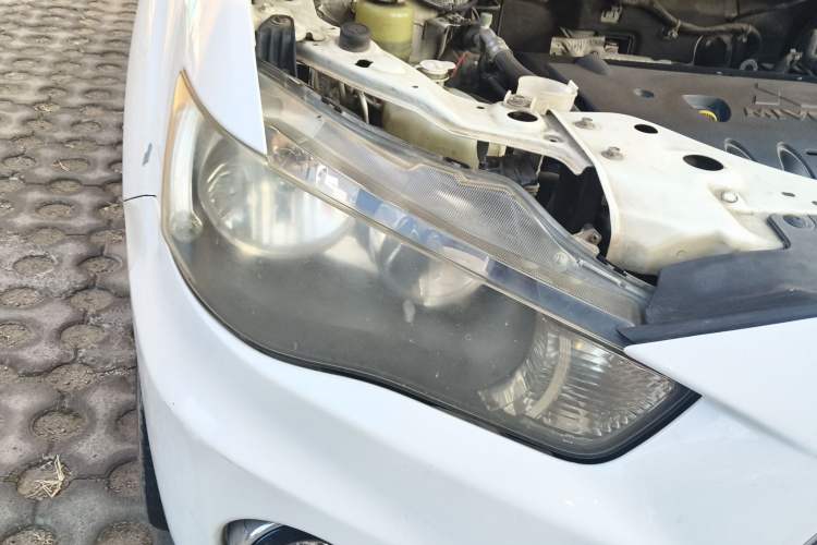 Used Mitsubishi Outlander 2010 Kijang 2.0 Sport Edition Right Front Headlight