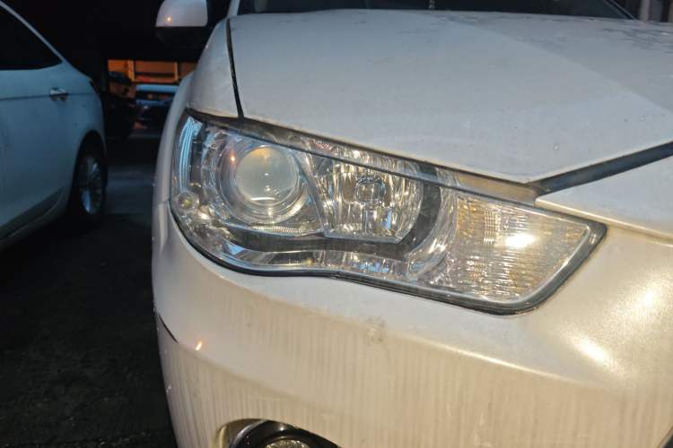 Used Mitsubishi Outlander 2010 Kinhui 2.4 Fashion Edition Right Front Headlight