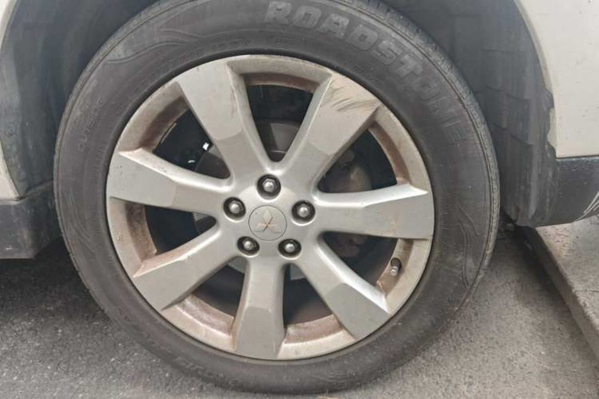Used Mitsubishi Outlander 2010 Kinhui 2.4 Fashion Edition Right Front Wheel Hub