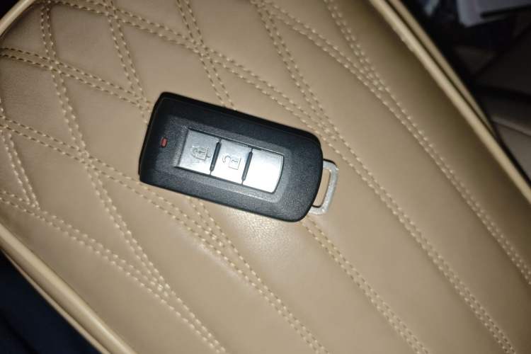 Used Mitsubishi Outlander 2010 Kinhui 2.4 Fashion Edition Vehicle Key