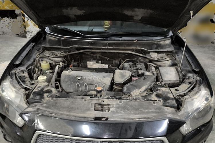 Used Mitsubishi Outlander 2011 Kijang 2.0 Urban Edition Engine Bay
