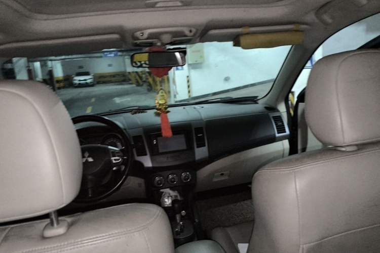 Used Mitsubishi Outlander 2011 Kijang 2.0 Urban Edition Headliner