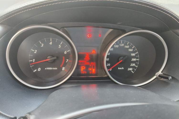 Used Mitsubishi Outlander 2011 Kicks 2.4 Fashion Edition Instrument Cluster