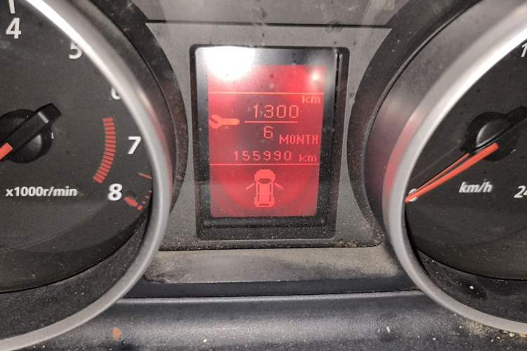 Used Mitsubishi Outlander 2011 Kijang 2.0 Urban Edition Odometer Close Up