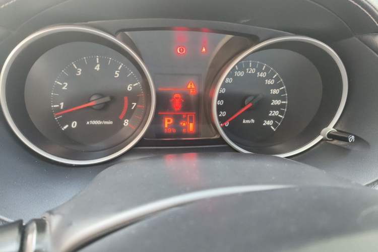 Used Mitsubishi Outlander 2011 Kicks 2.4 Fashion Edition Odometer Close Up