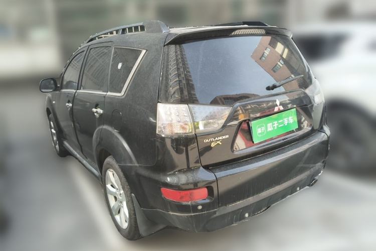 Used Mitsubishi Outlander 2011 Kicks 2.4 Fashion Edition Rear Left 45 Deg