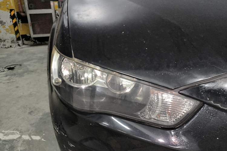 Used Mitsubishi Outlander 2011 Kijang 2.0 Urban Edition Right Front Headlight