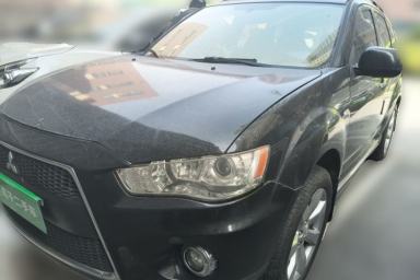Used Mitsubishi Outlander 2011 Kicks 2.4 Fashion Edition