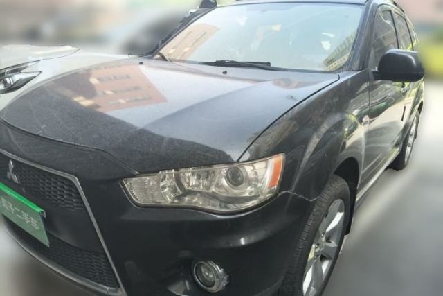 Used Mitsubishi Outlander 2011 Kicks 2.4 Fashion Edition