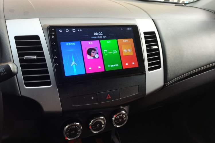 Used Mitsubishi Outlander 2011 Kijang 2.0 Urban Edition Audio And AC Panel