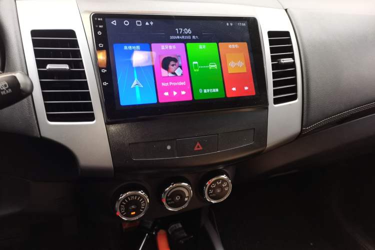 Used Mitsubishi Outlander 2011 Kijang 2.0 Urban Edition Audio And AC Panel