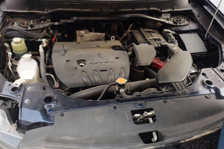 Used Mitsubishi Outlander 2011 Kijang 2.0 Urban Edition Engine Bay