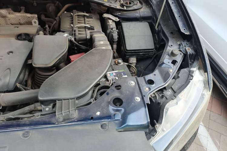 Used Mitsubishi Outlander 2011 Kijang 2.0 Urban Edition Engine Bay Left