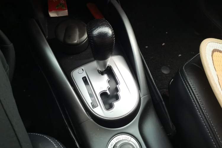 Used Mitsubishi Outlander 2011 Kijang 2.0 Urban Edition Gear Lever