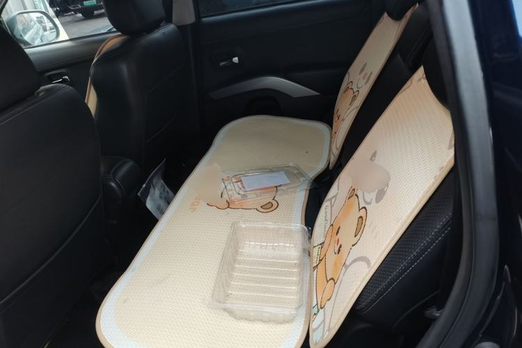 Used Mitsubishi Outlander 2011 Kijang 2.0 Urban Edition Left Rear Seat