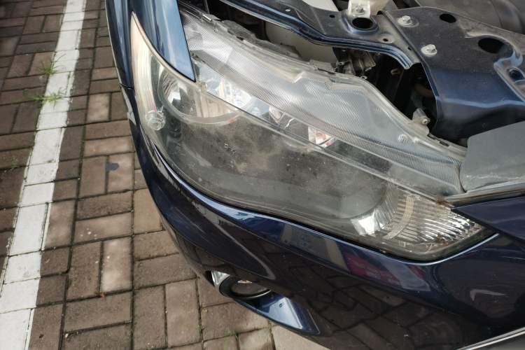 Used Mitsubishi Outlander 2011 Kijang 2.0 Urban Edition Right Front Headlight
