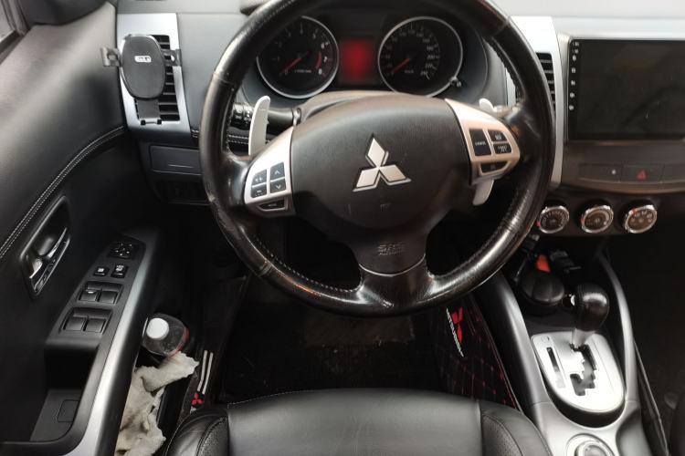 Used Mitsubishi Outlander 2011 Kijang 2.0 Urban Edition Steering Wheel
