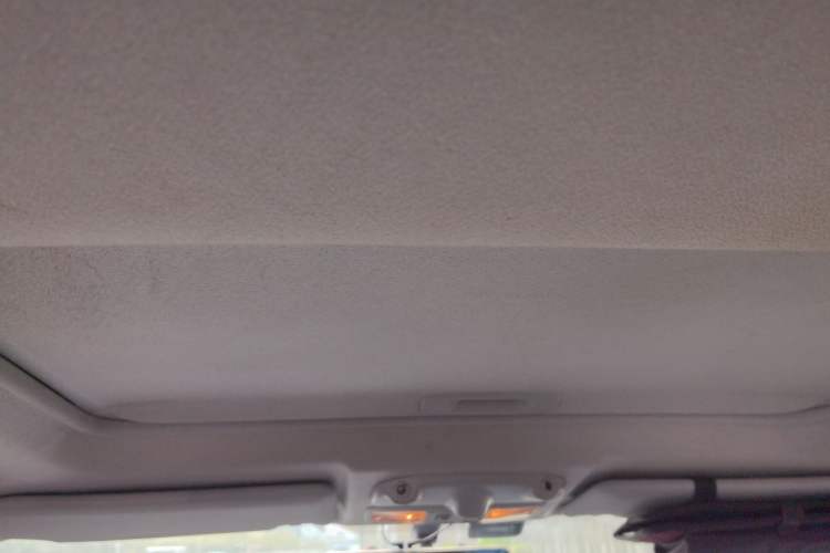 Used Mitsubishi Outlander 2011 Kicks 2.4 Fashion Edition Headliner