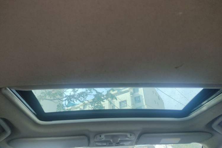 Used Mitsubishi Outlander 2011 Kicks 2.4 Fashion Edition Headliner