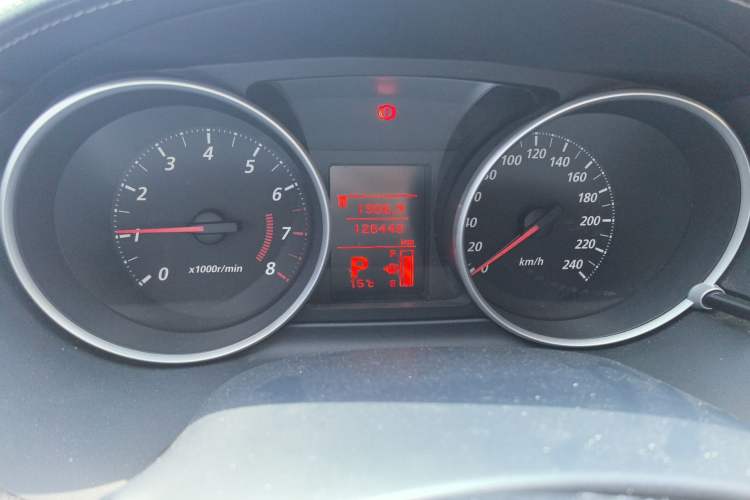 Used Mitsubishi Outlander 2011 Kicks 2.4 Fashion Edition Odometer Close Up