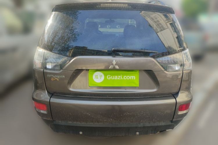 Used Mitsubishi Outlander 2011 Kicks 2.4 Fashion Edition Rear