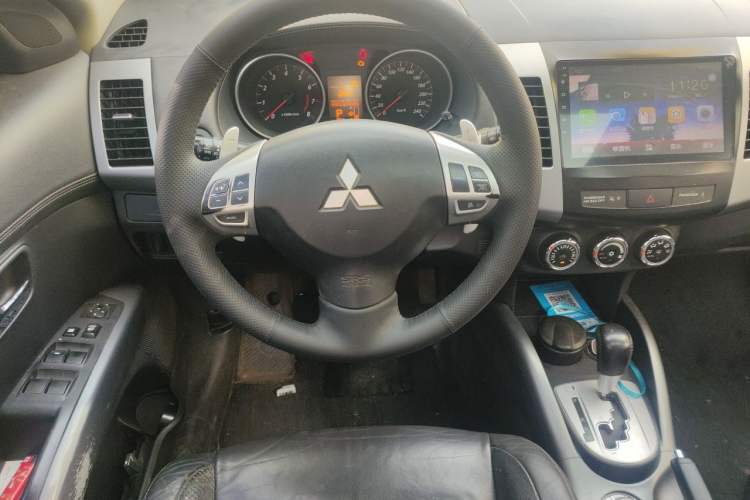 Used Mitsubishi Outlander 2011 Kicks 2.4 Fashion Edition Steering Wheel