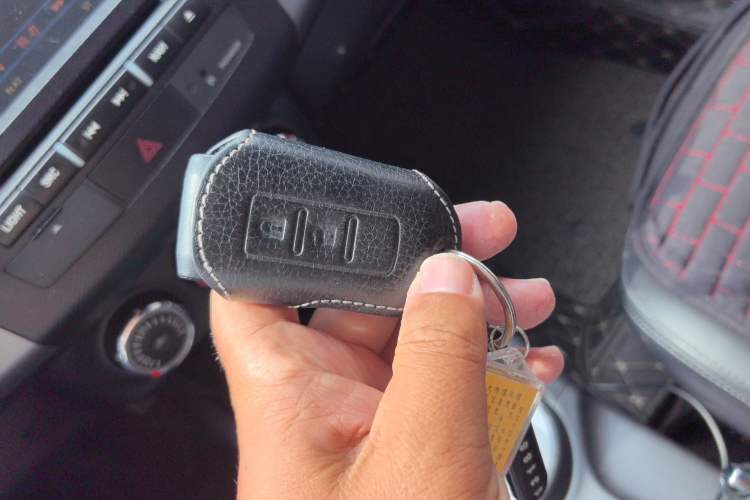 Used Mitsubishi Outlander 2011 Kicks 2.4 Fashion Edition Vehicle Key