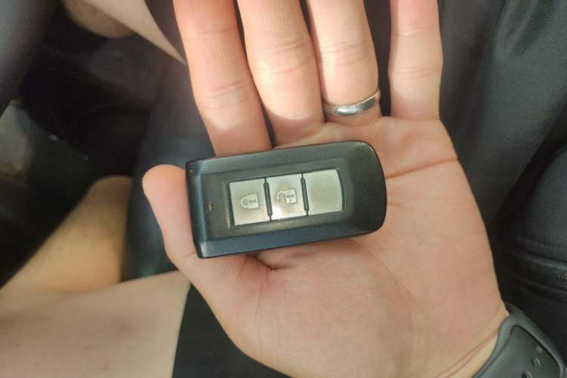 Used Mitsubishi Outlander 2011 Kicks 2.4 Fashion Edition Vehicle Key